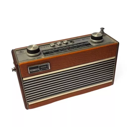 1980's Roberts  RFM3 Radio