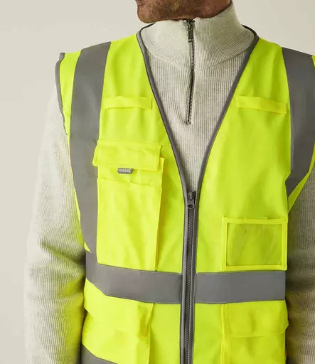 RG464%20YEL%20MODEL%203.jpg?