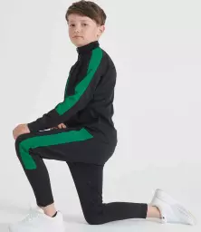 LV883%20BK_EM%20MODEL%201.jpg?