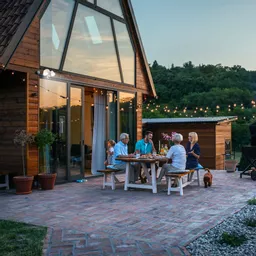 xezN5THqTkKyNWaLsIo8GA.c-r.jpg?