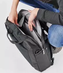 CMT3%20GP_BK%20MODEL%204.jpg?