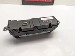 e8b9c53b-9225-418a-9b43-4685a1dd5d8b.jpeg?