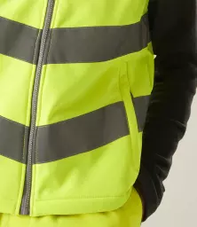 RG560%20YEL%20MODEL%205.jpg?