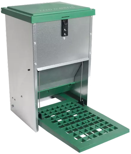 Feedomatic Treddle Feeder Small 8kg.png