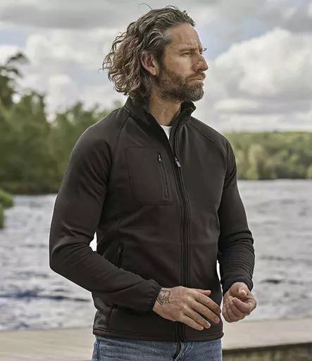 T9100%20DGY%20MODEL%201%20HERO.jpg?