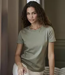 T1451%20SAG%20MODEL%201%20HERO.jpg?