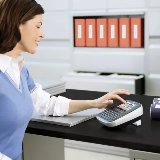 QwaQTPeT-0W_834Ot650cA.c-r.jpg?