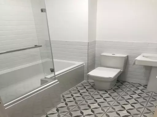 Bathroom1.jpg