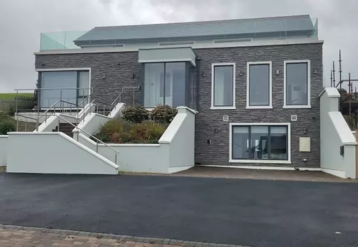 Lahinch, Co Clare, V95 P5X4.jpg