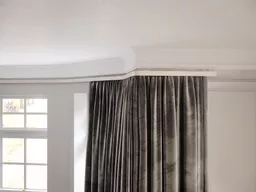 Contour Cordless track in bay double bend.jpg