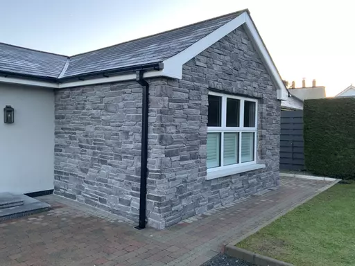 Stacked Ledgestone M+ 20 stone porch 