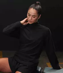 TL577%20BLK%20MODEL%204.jpg?