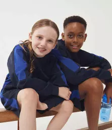 LV887%20NV_RY%20MODEL%202.jpg?